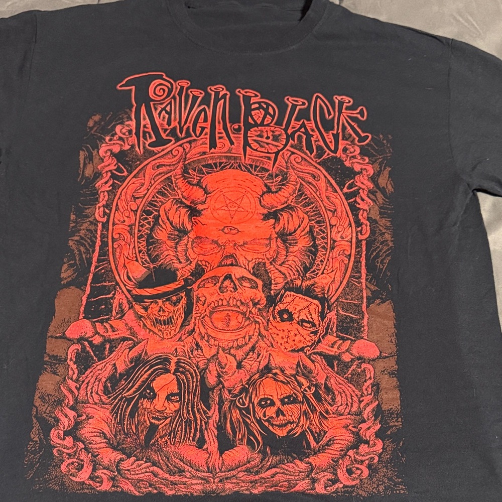 Raven Black Tour 2022 shirt Black T-Shirt with Red Graphic Design